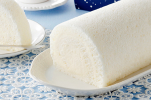 石屋製菓「白いロールケーキ」